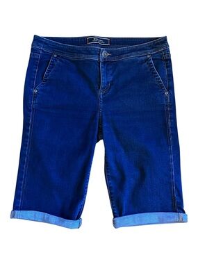 Tommy Bahama Denim 14” Bermuda Shorts size 10